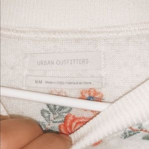 Sherpa sweatshirt with flower embroidery